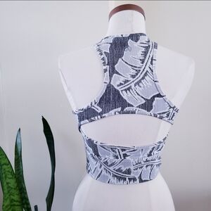 ASKYA High Neck SportsBra - M